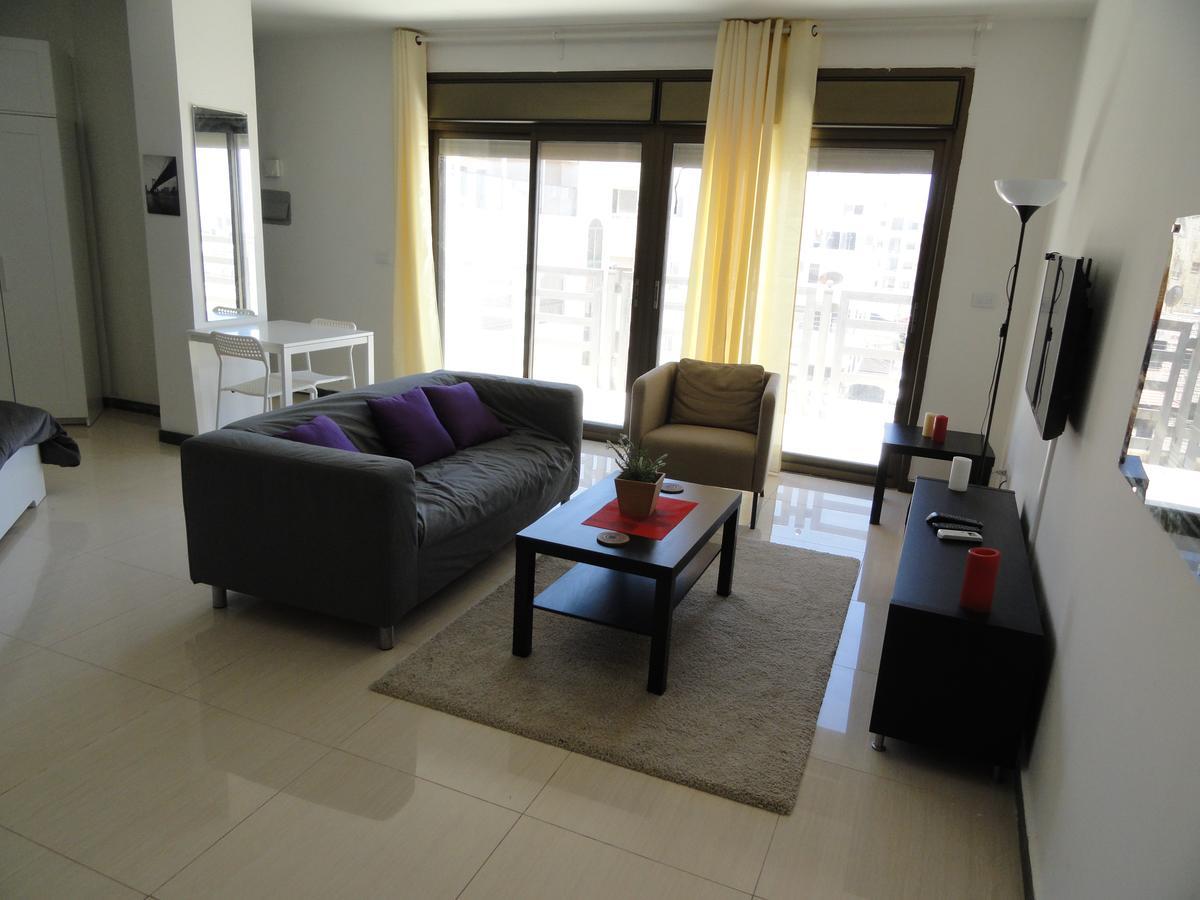 Diyarkom Apartment Amman Buitenkant foto